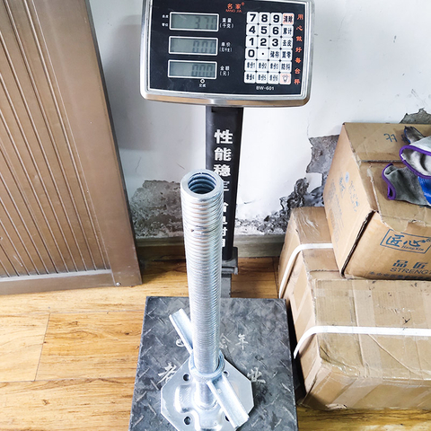 Gato de tornillo para andamios